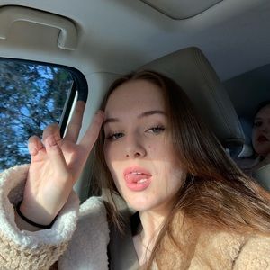 Meet your Posher, Cara